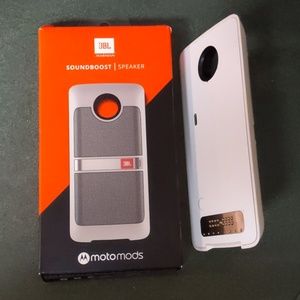 JBL Soundboost Moto Mod speaker
